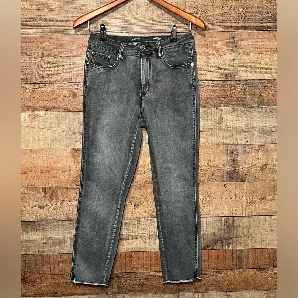 🌻 Seven Jeans Gray Denim Women's size 6 Ankle Frayed Hem High Rise Cropped